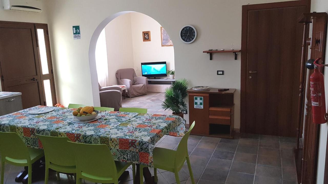 Casa Vacanze Rosa Camastra Esterno foto